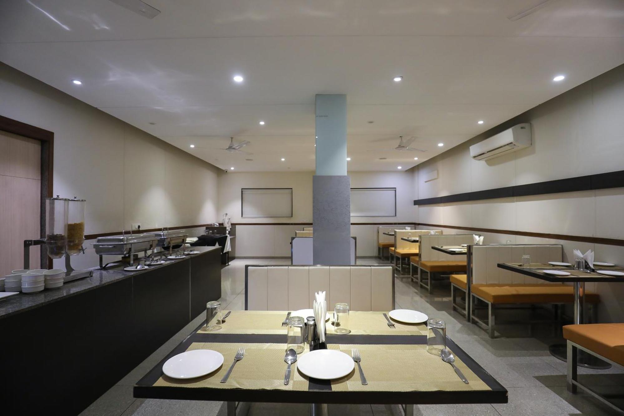 Hotel Ashray Inn Express Ahmedabad Exterior photo
