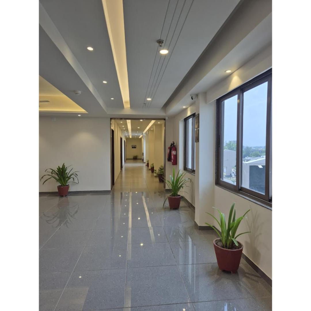 Hotel Ashray Inn Express Ahmedabad Exterior photo