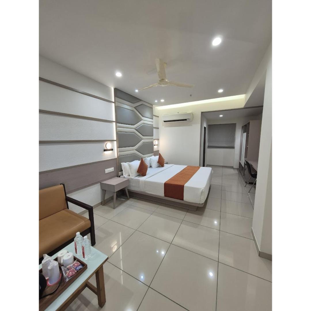 Hotel Ashray Inn Express Ahmedabad Exterior photo