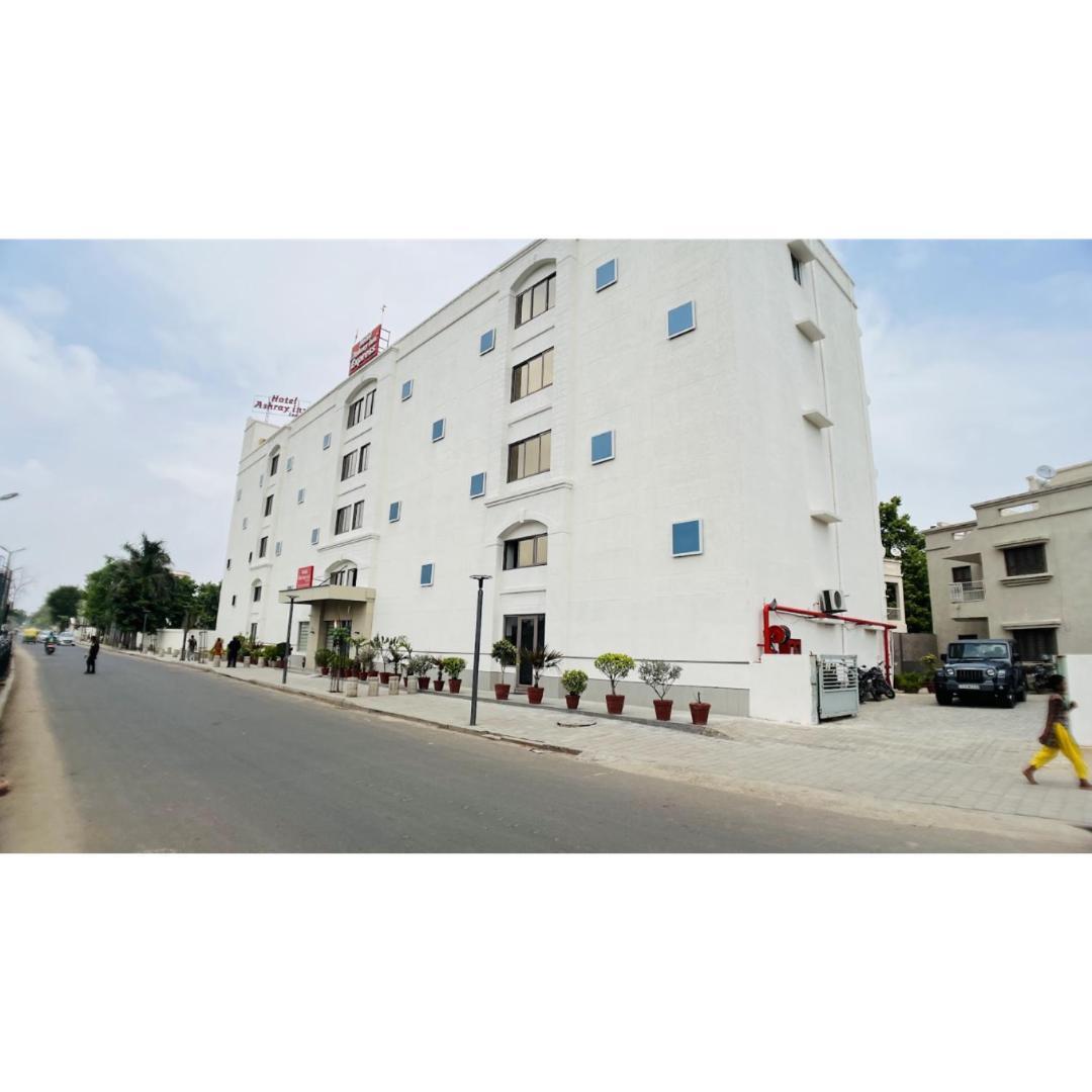 Hotel Ashray Inn Express Ahmedabad Exterior photo