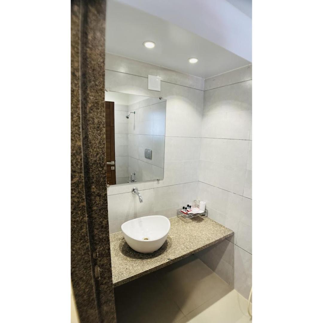 Hotel Ashray Inn Express Ahmedabad Exterior photo