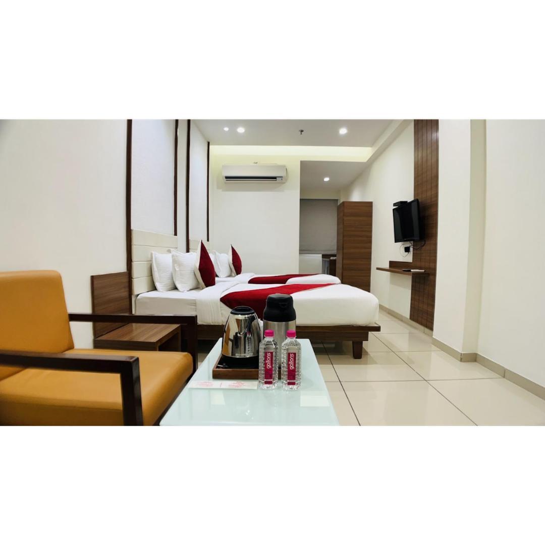 Hotel Ashray Inn Express Ahmedabad Exterior photo