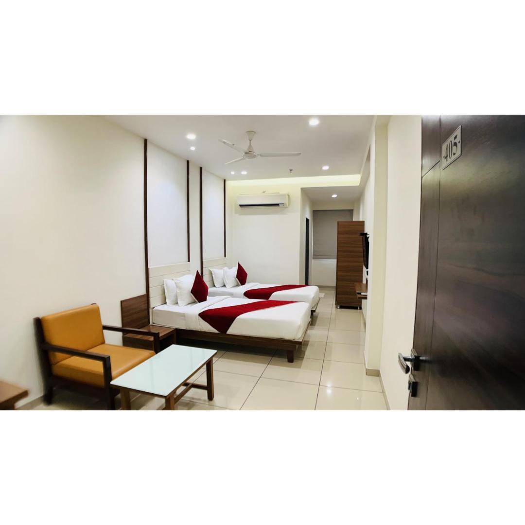Hotel Ashray Inn Express Ahmedabad Exterior photo