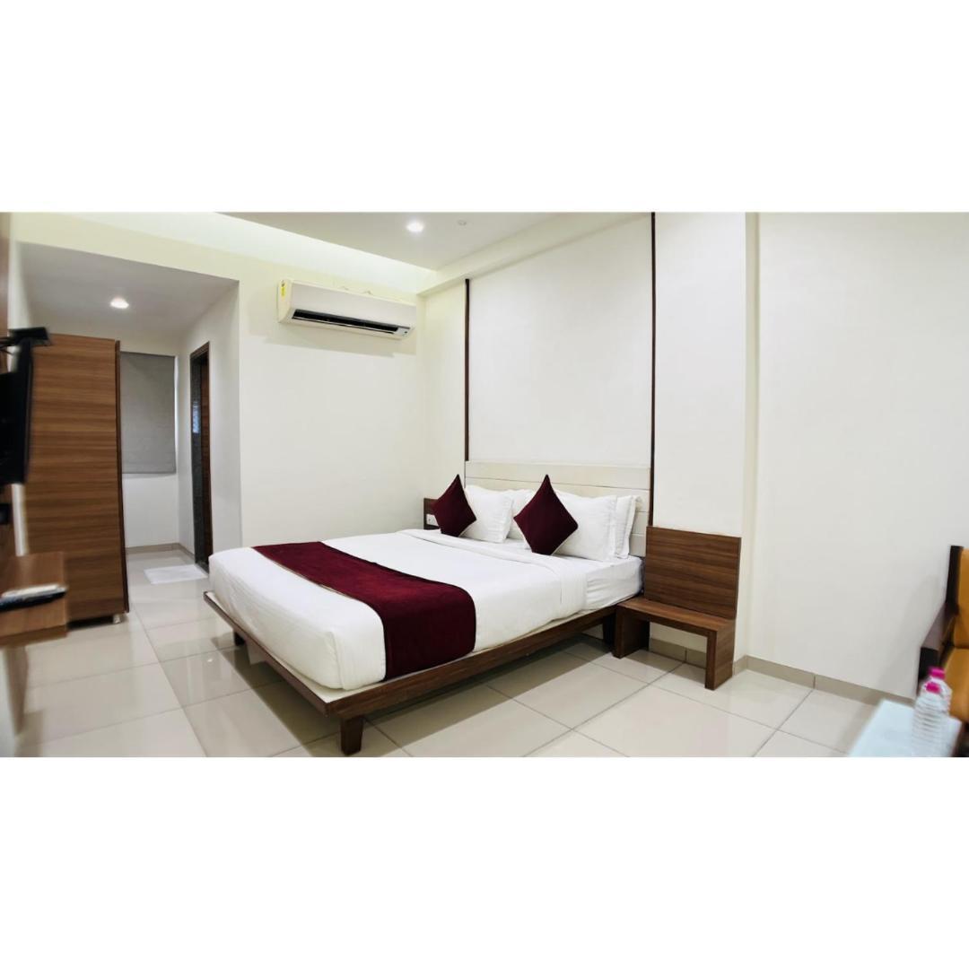 Hotel Ashray Inn Express Ahmedabad Exterior photo