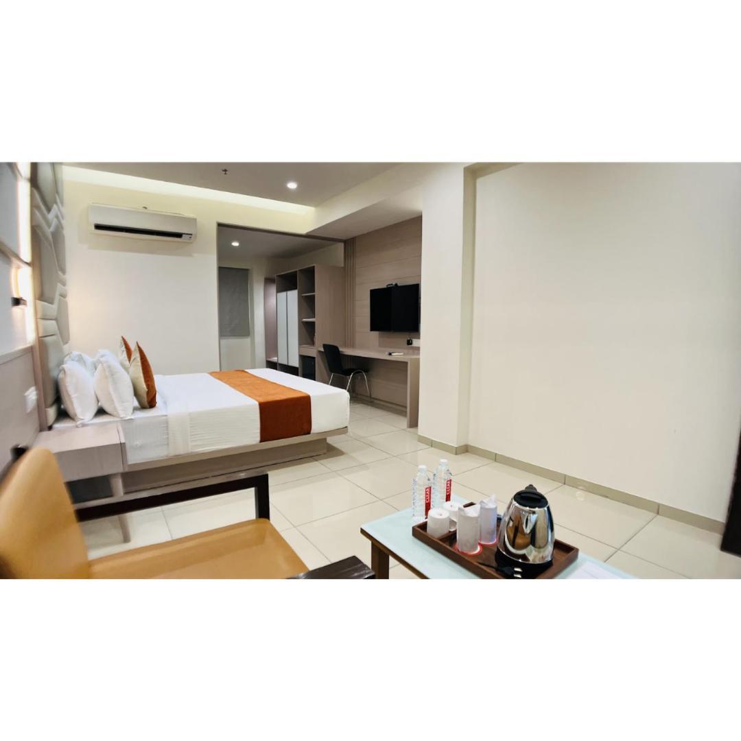 Hotel Ashray Inn Express Ahmedabad Exterior photo