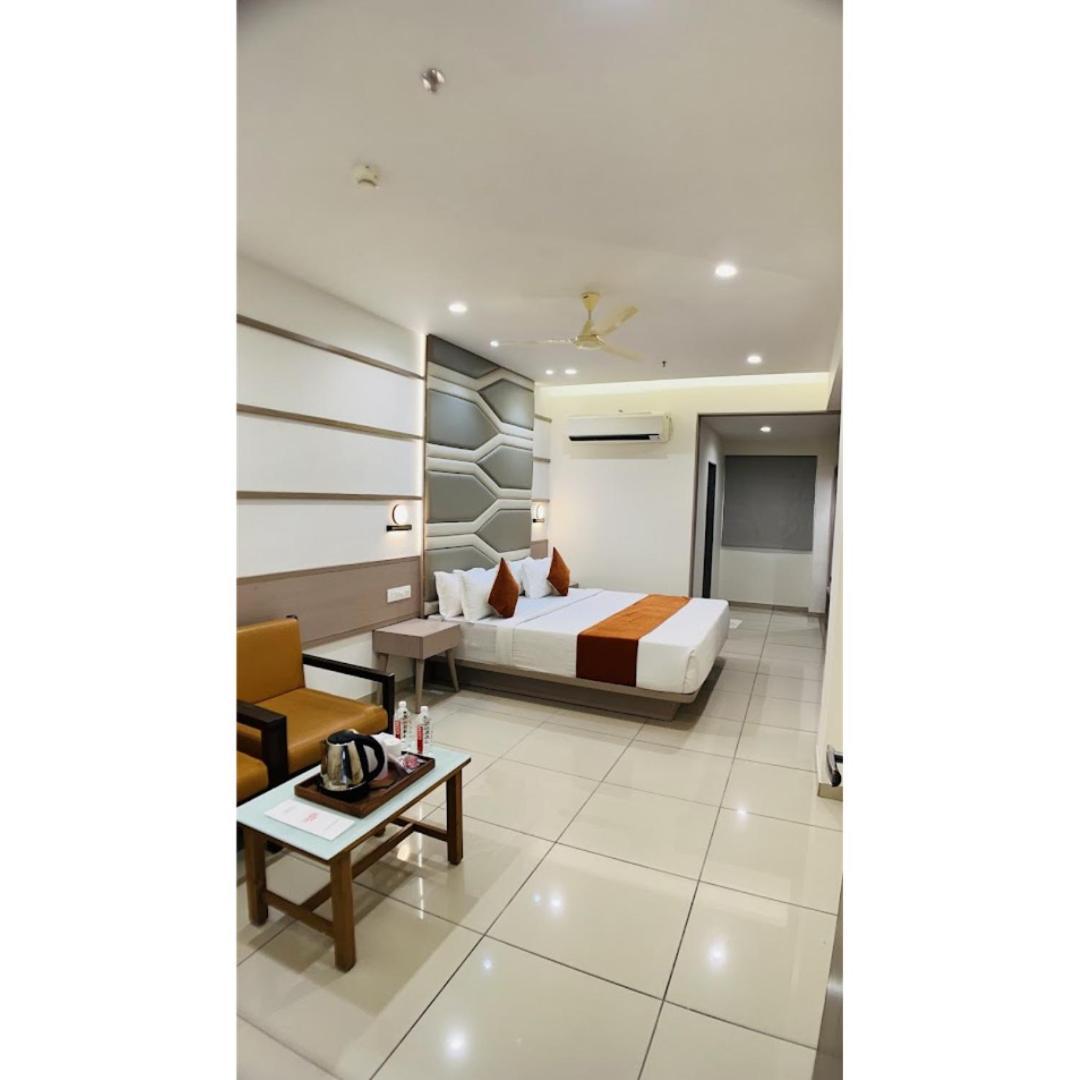 Hotel Ashray Inn Express Ahmedabad Exterior photo