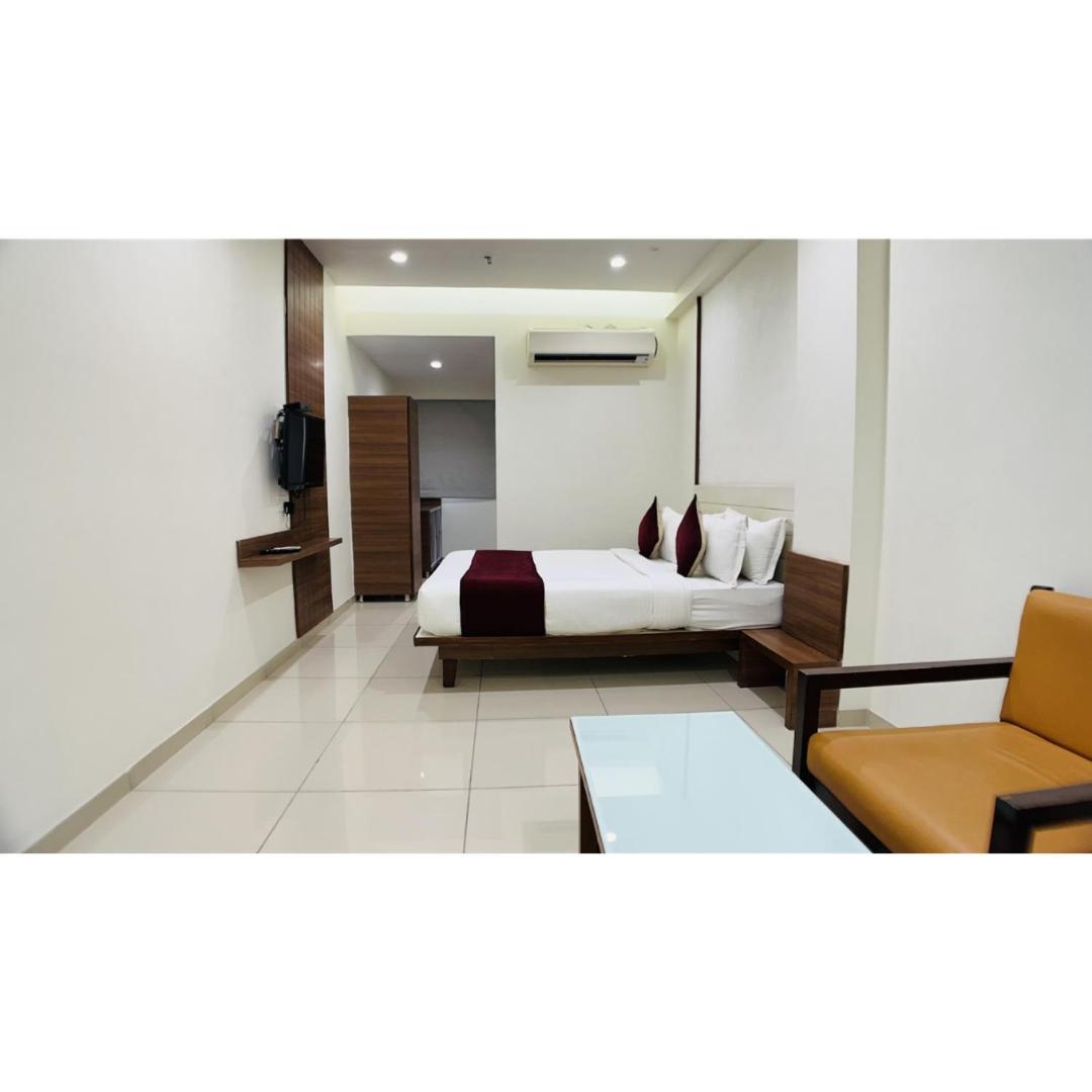 Hotel Ashray Inn Express Ahmedabad Exterior photo