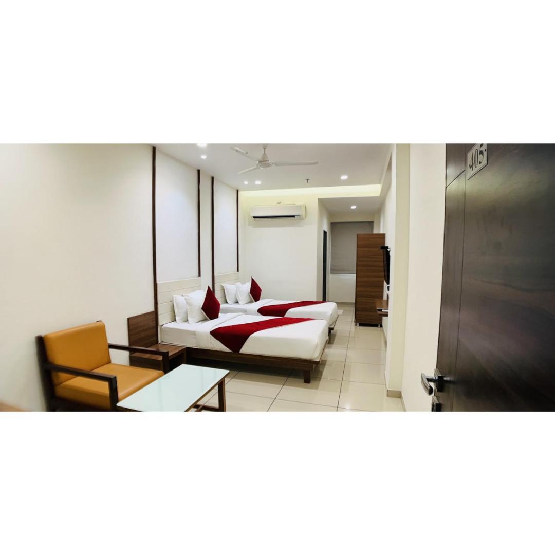Hotel Ashray Inn Express Ahmedabad Exterior photo