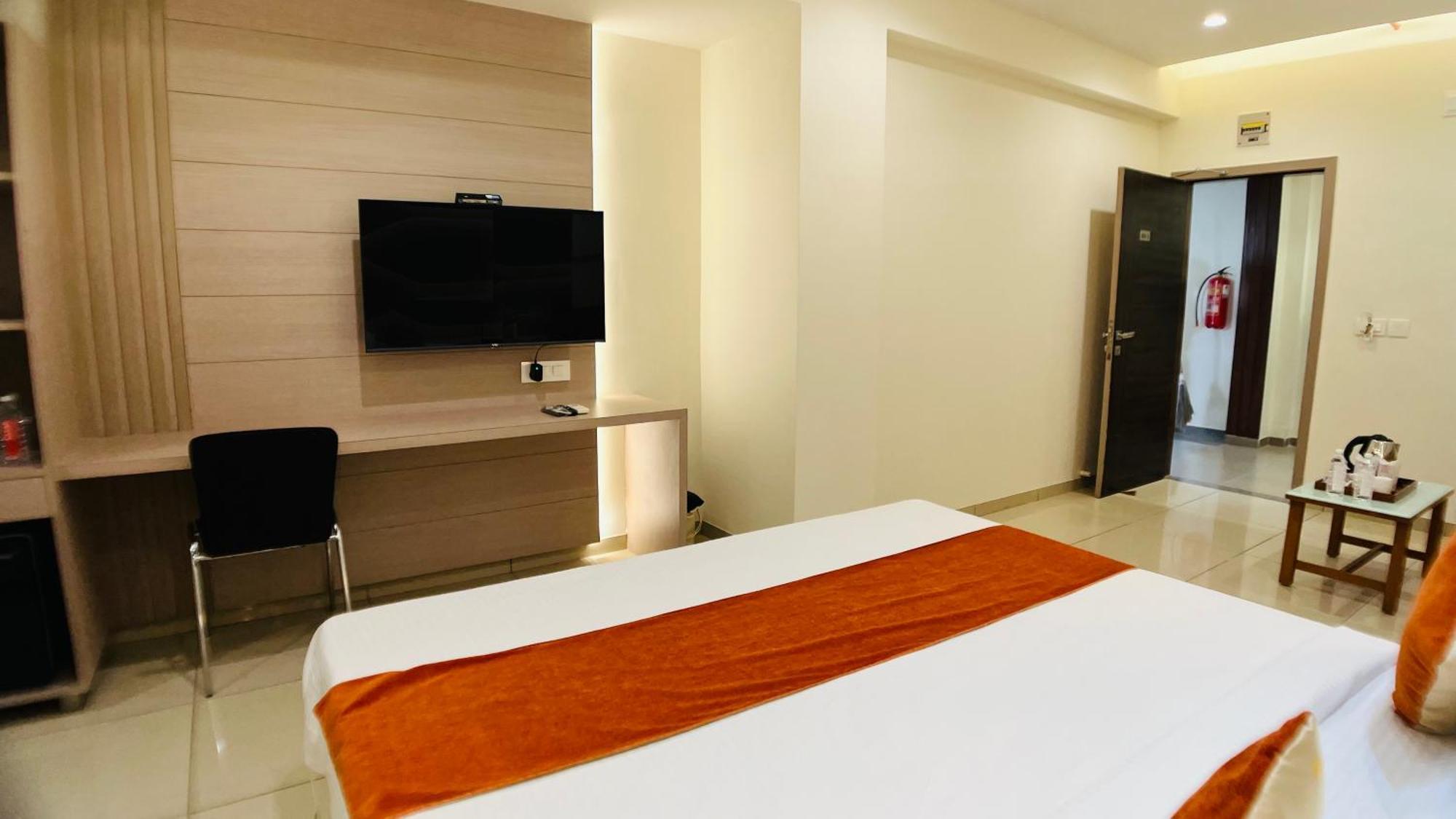 Hotel Ashray Inn Express Ahmedabad Exterior photo