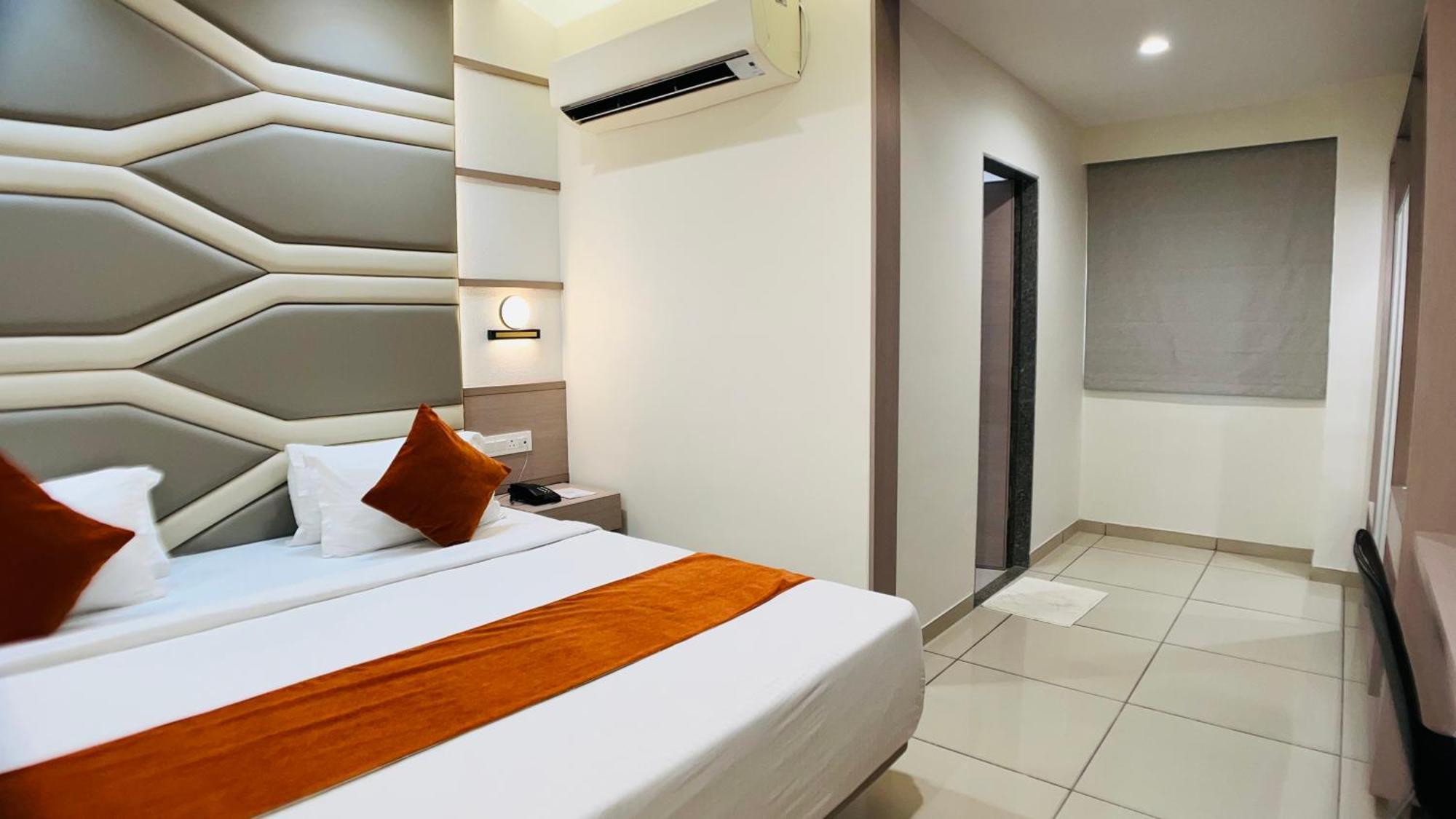 Hotel Ashray Inn Express Ahmedabad Exterior photo