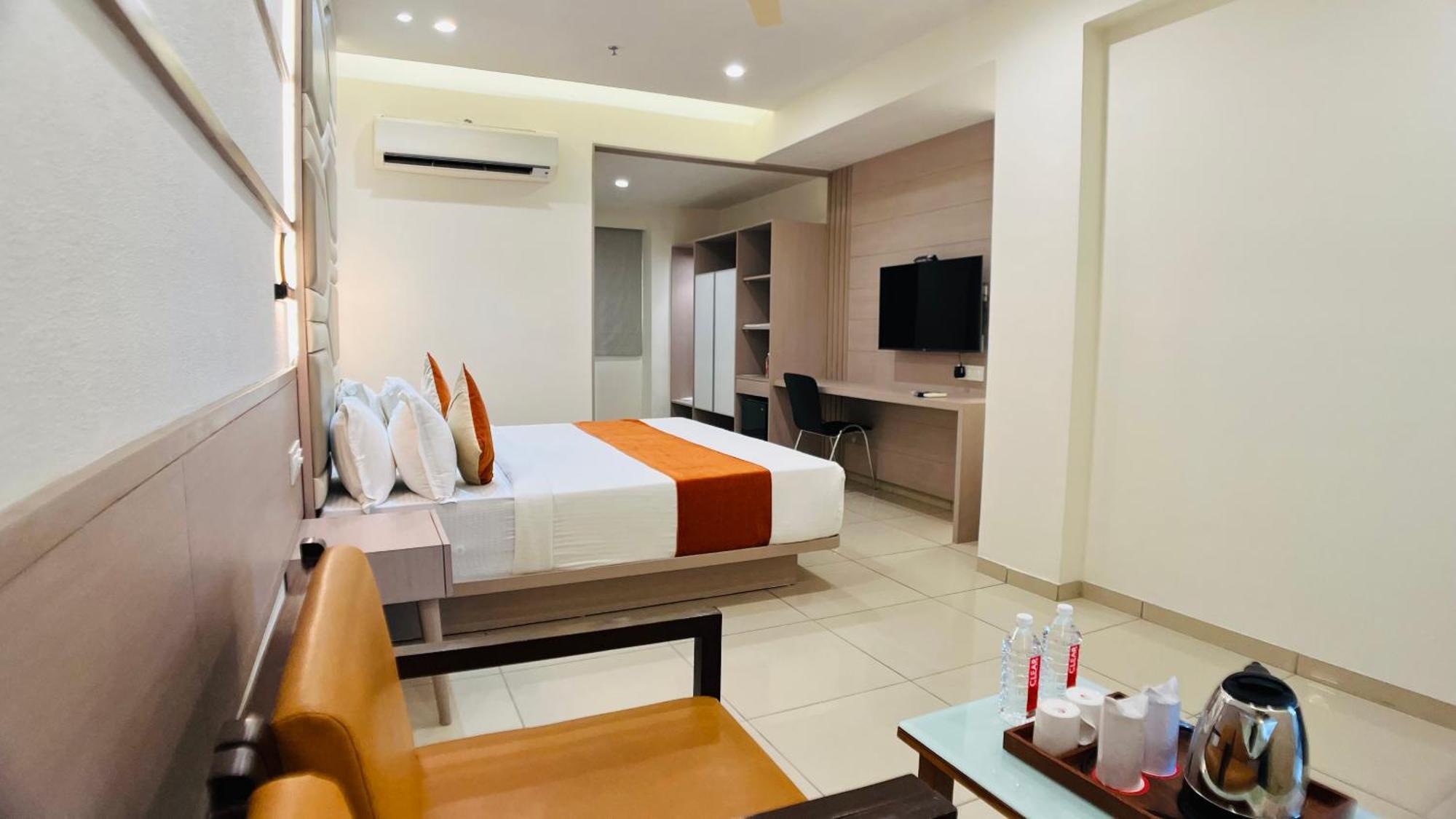 Hotel Ashray Inn Express Ahmedabad Exterior photo
