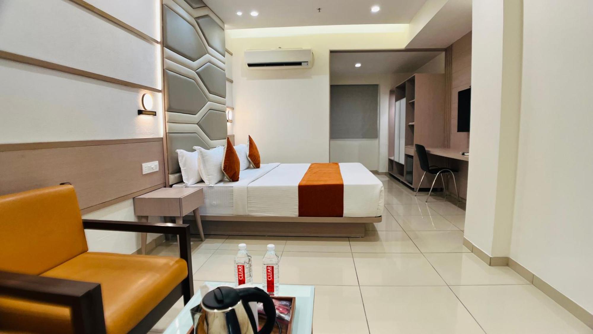 Hotel Ashray Inn Express Ahmedabad Exterior photo