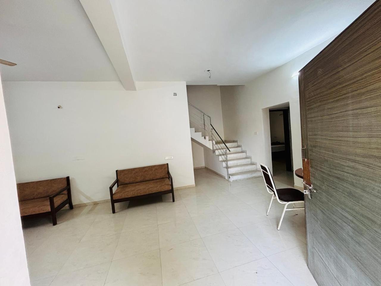 Hotel Ashray Inn Express Ahmedabad Exterior photo