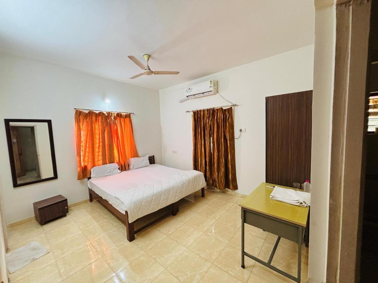 Hotel Ashray Inn Express Ahmedabad Exterior photo